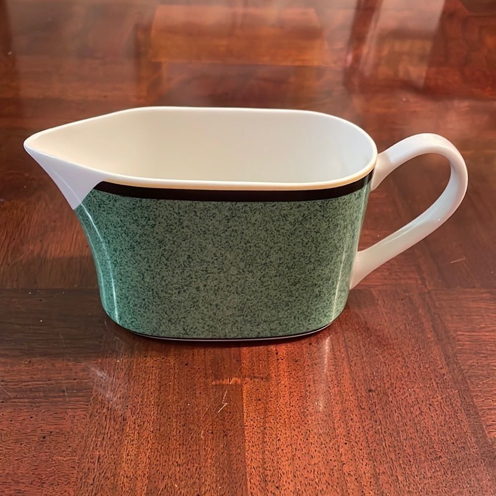 Victoria & Beale Porcelain Gravy Boat Dish
